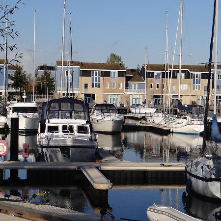 Vakantiewoning Direct Aan Het Veerse Meer Kortgene Bagian luar foto